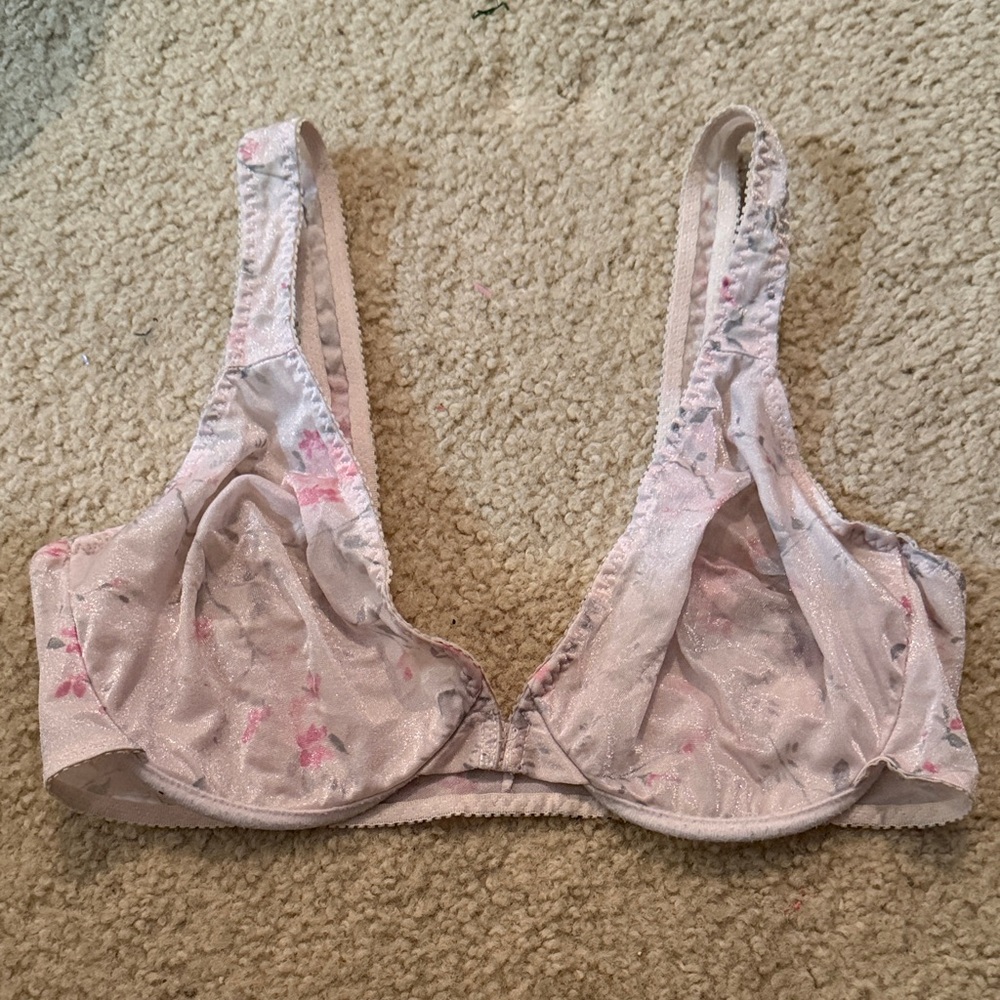 Elegant Floral Women's Bra in Light Pink